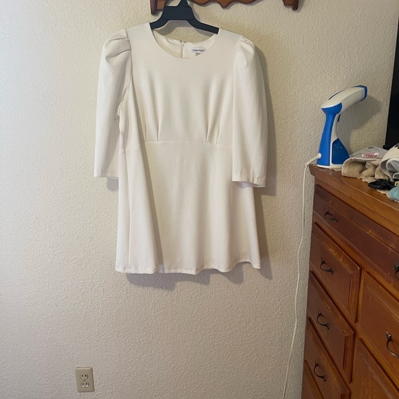 Calvin Klein White Garment - Picture 1 of 9